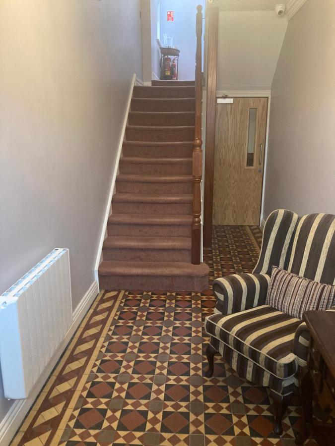 Mcnulty'S Guest House אניסקרון מראה חיצוני תמונה